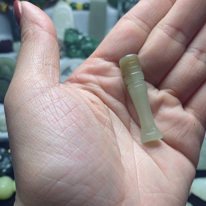 和田玉吊坠未镶嵌