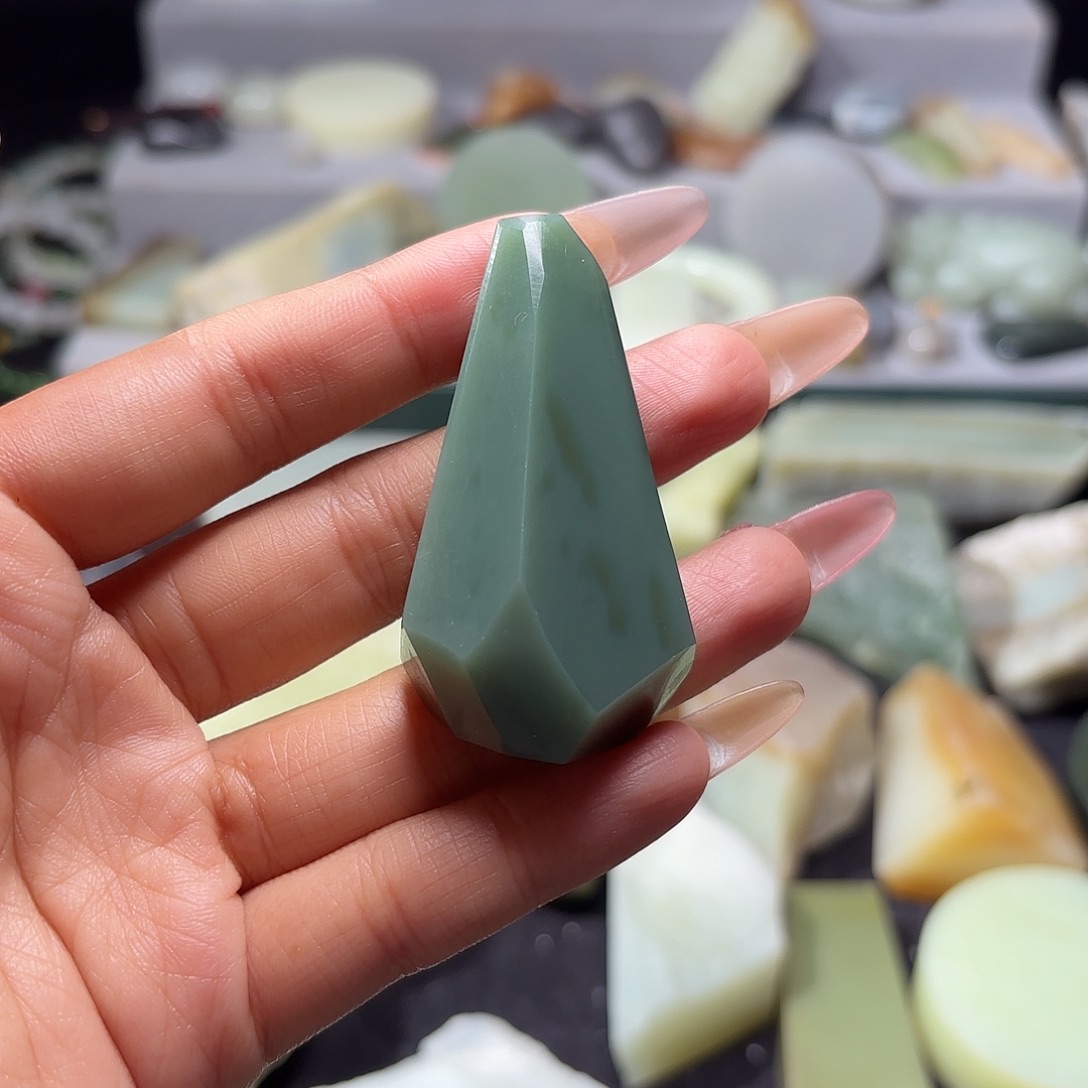 鼬***和田玉（糖玉）未镶嵌珠宝半成品