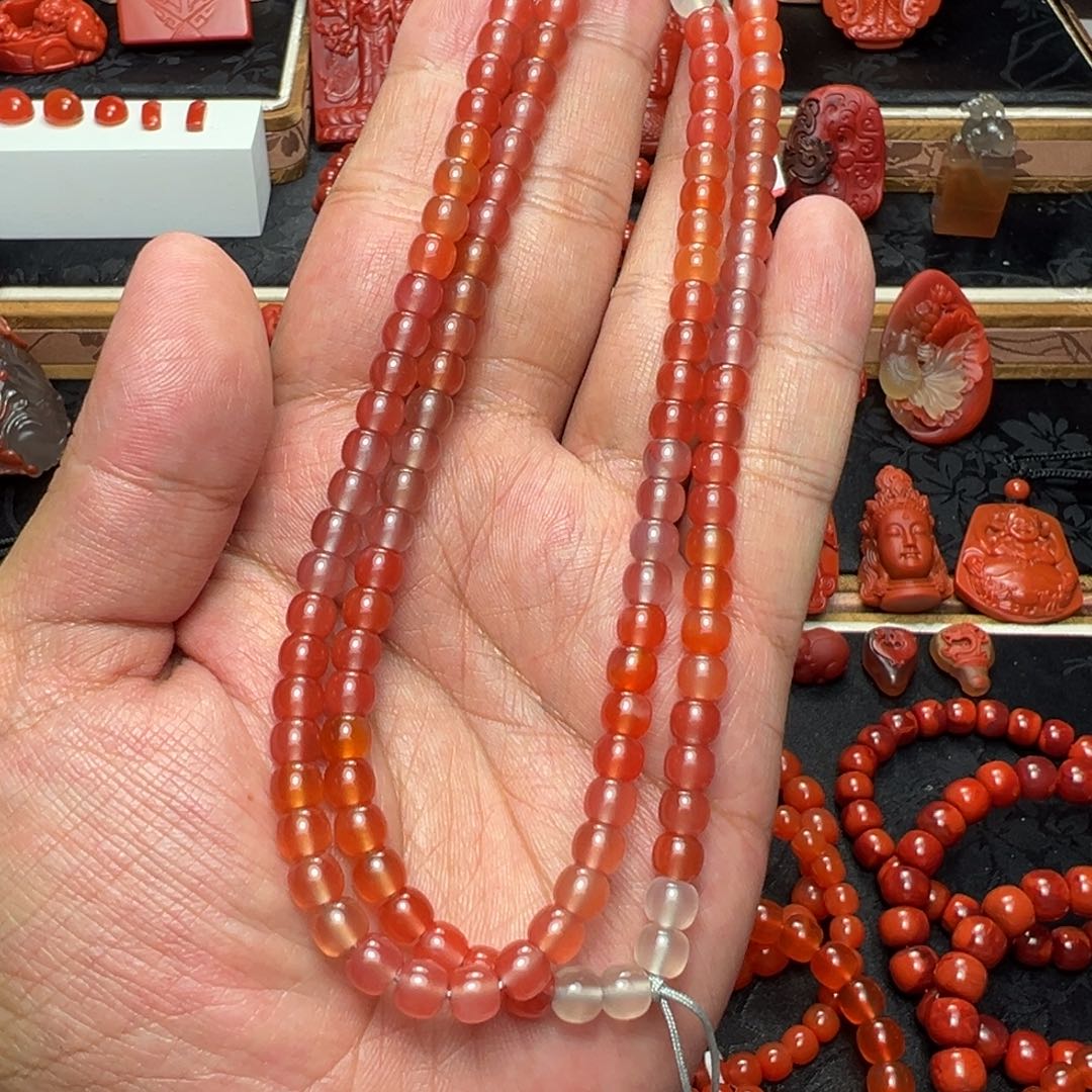 颈饰未镶嵌南红玛瑙