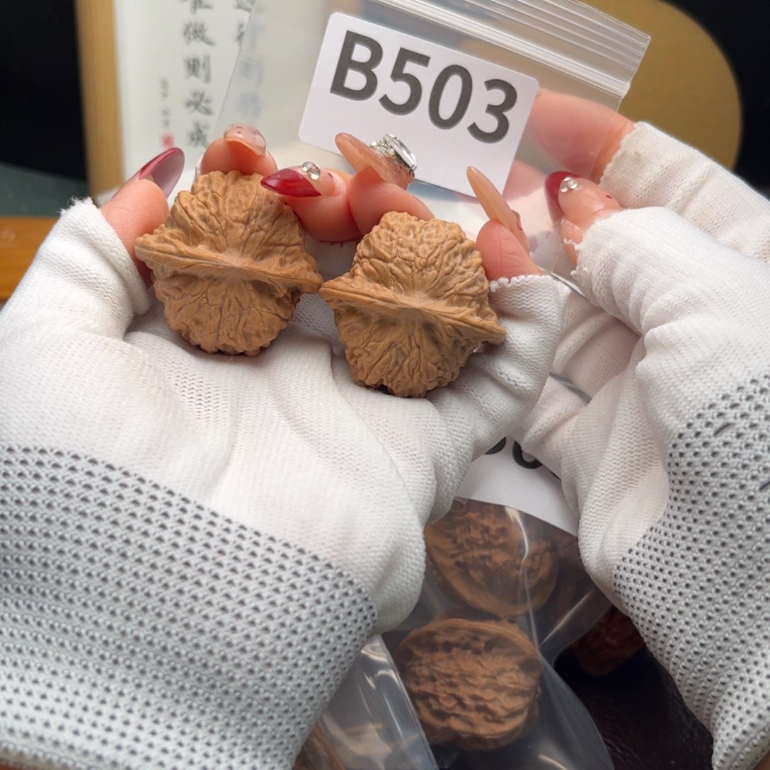 文玩核桃把件38瓷娃娃b 503