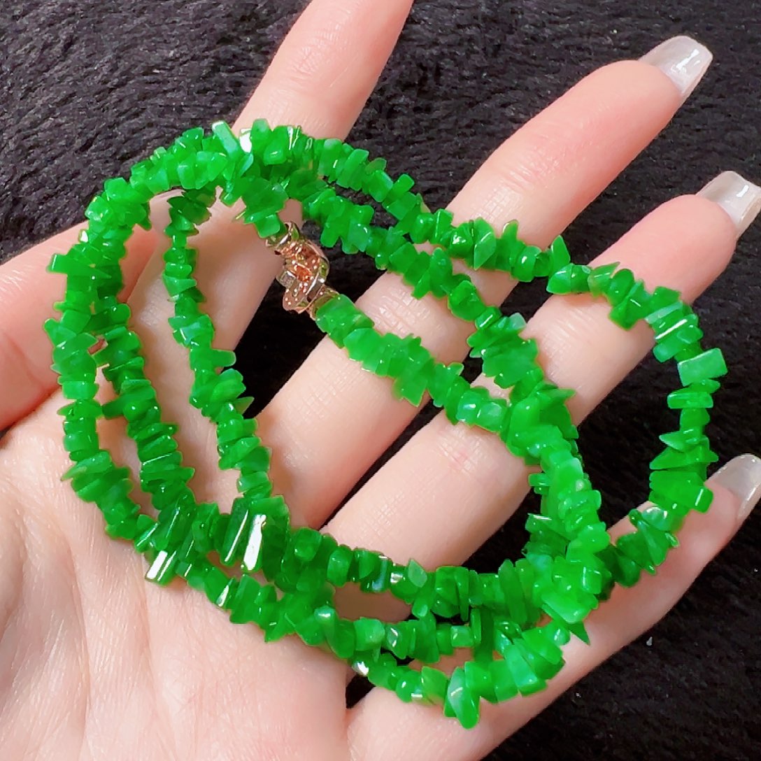 翡翠未镶嵌颈饰签收后24小时鉴赏期，过时不退