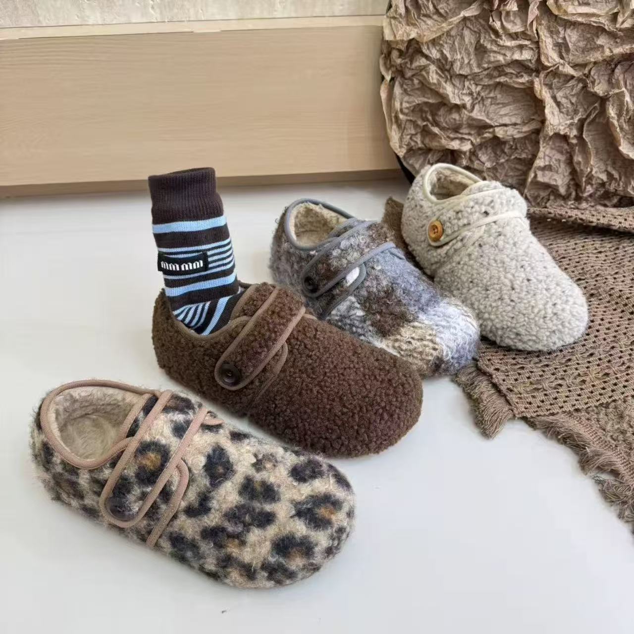 软底加绒毛毛鞋2025年秋季保暖魔术贴厚底全包勃肯单鞋V617