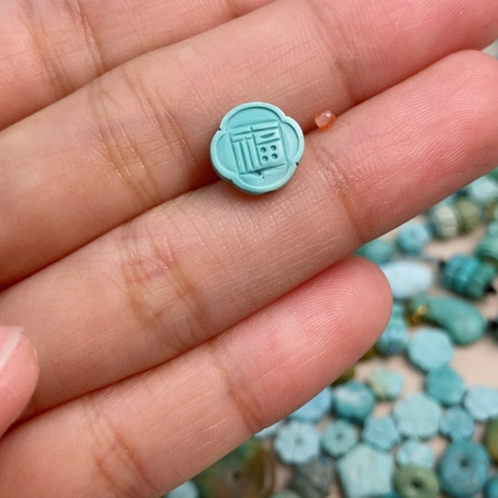 南红玛瑙未镶嵌珠宝奇石