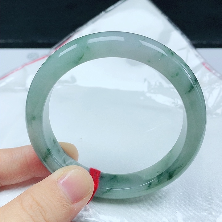 翡翠手镯未镶嵌天然翡翠手镯