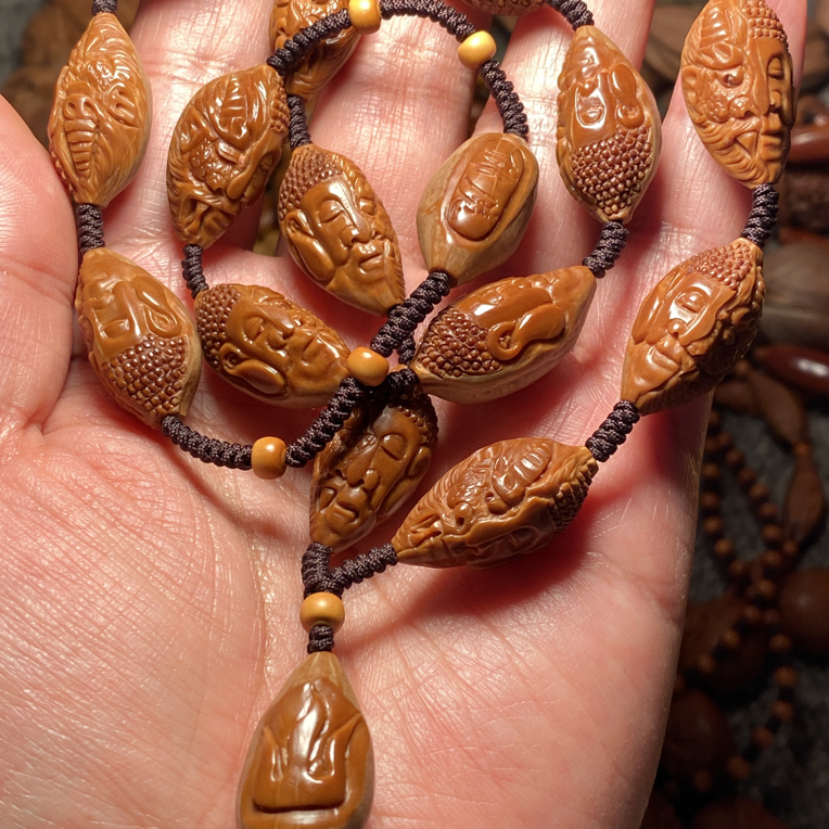 福利苏工核雕，纯手工雕刻，老苏工20年老核佛魔小脖挂，个性十足