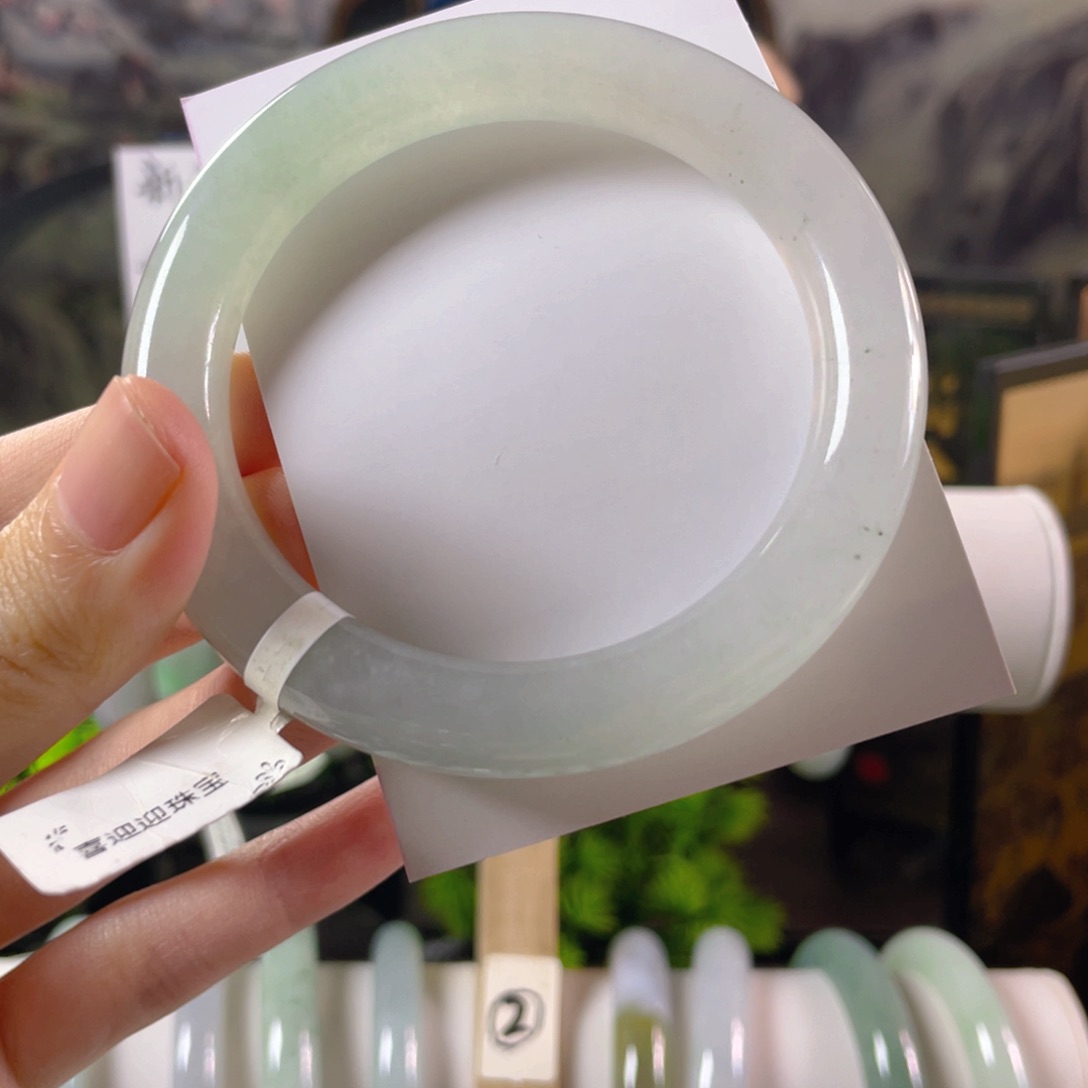 翡翠手镯未镶嵌缅甸翡翠