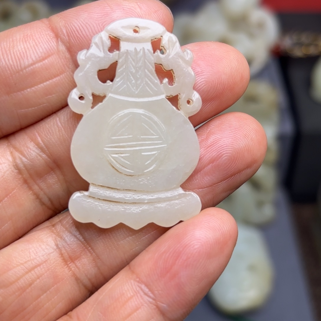 和田玉（糖玉）挂件未镶嵌