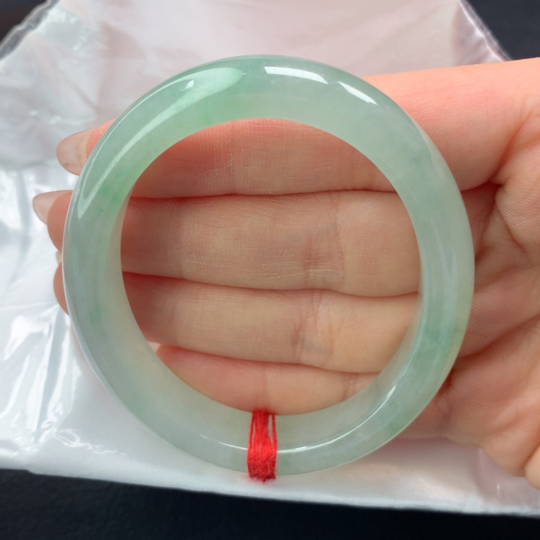 翡翠手镯未镶嵌(10号)贵妃，正圈戴51➕