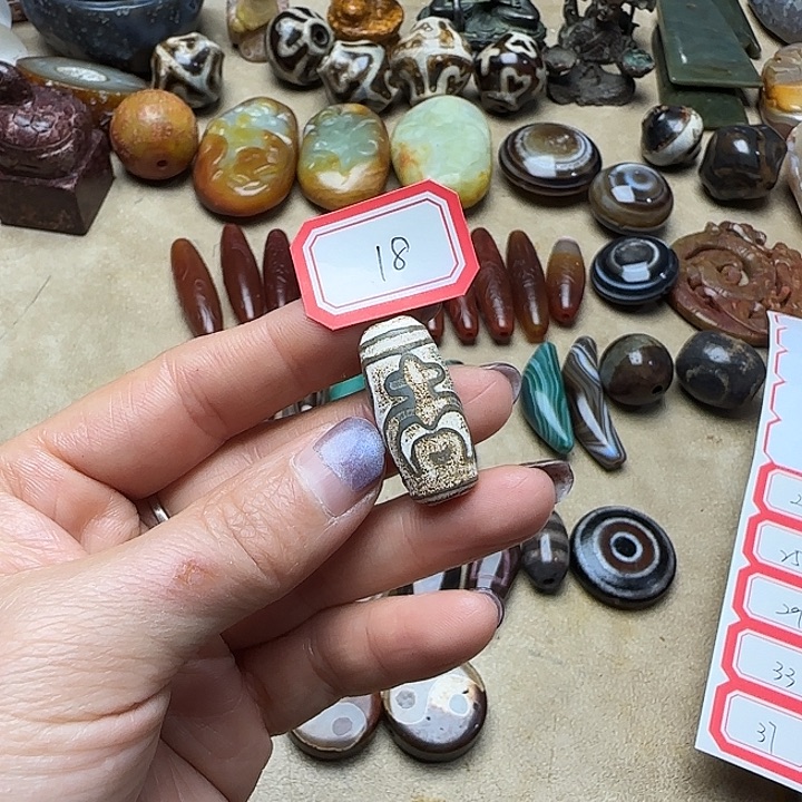 玛瑙/玉髓未镶嵌珠宝半成品18