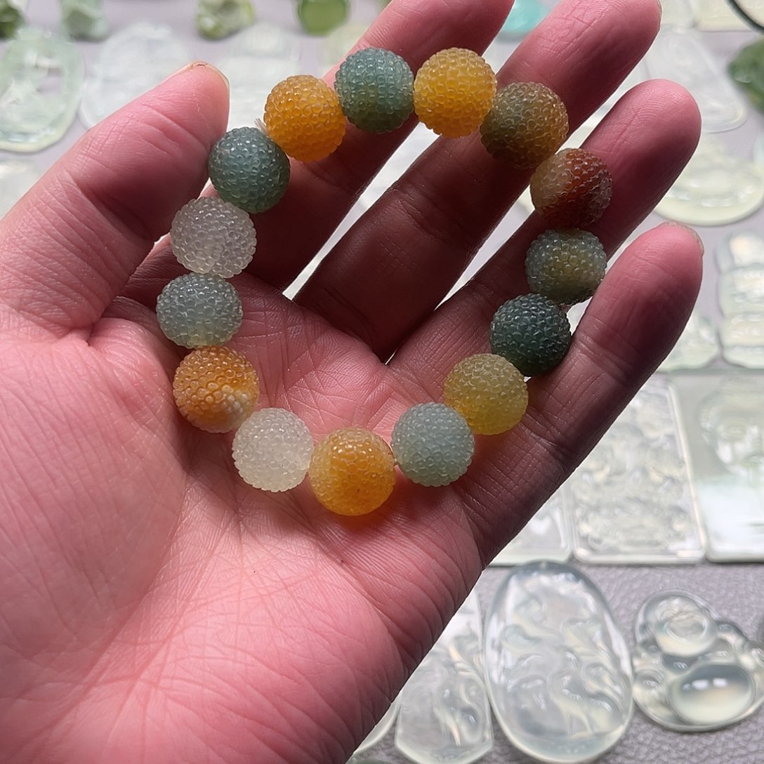 蛇纹石玉颈饰未镶嵌