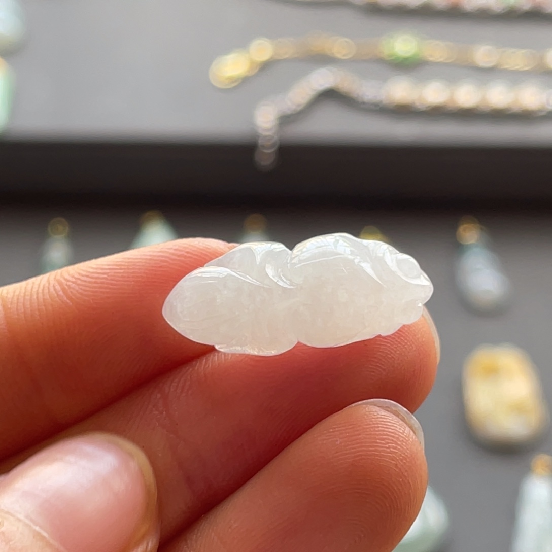 翡翠颈饰未镶嵌鱼