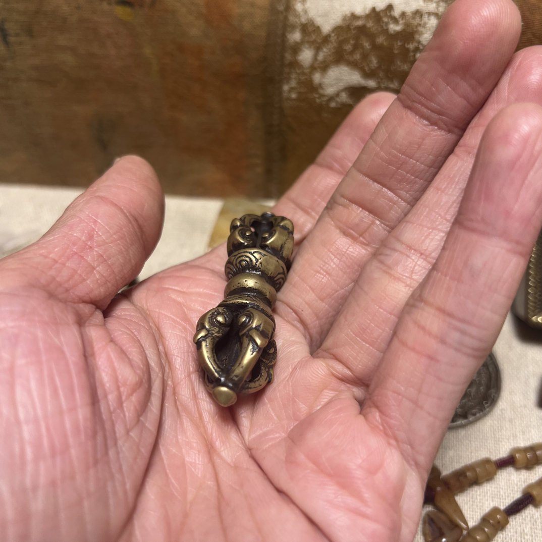 金刚杵降魔杵老铜器可当手把件材质特殊