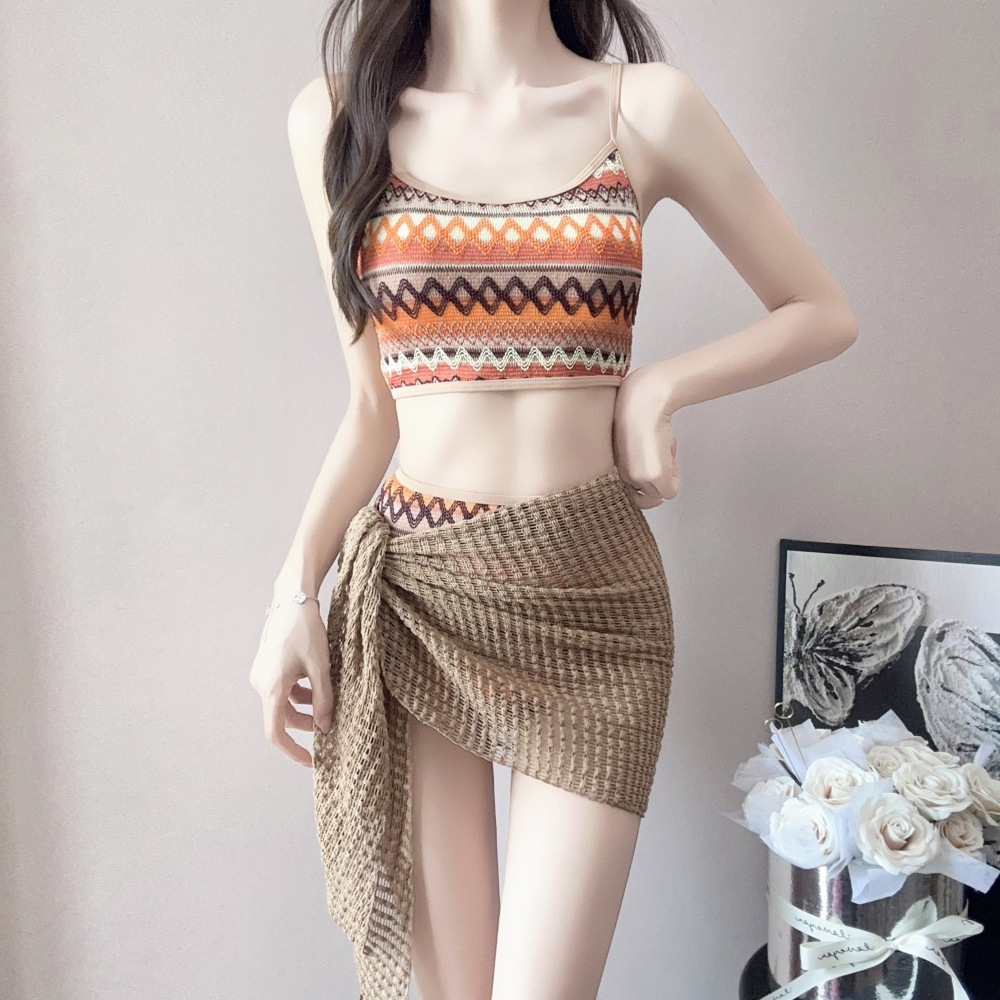 2026新款游泳衣女分体式三件套遮肚显瘦聚拢小胸韩式ins风泡温泉