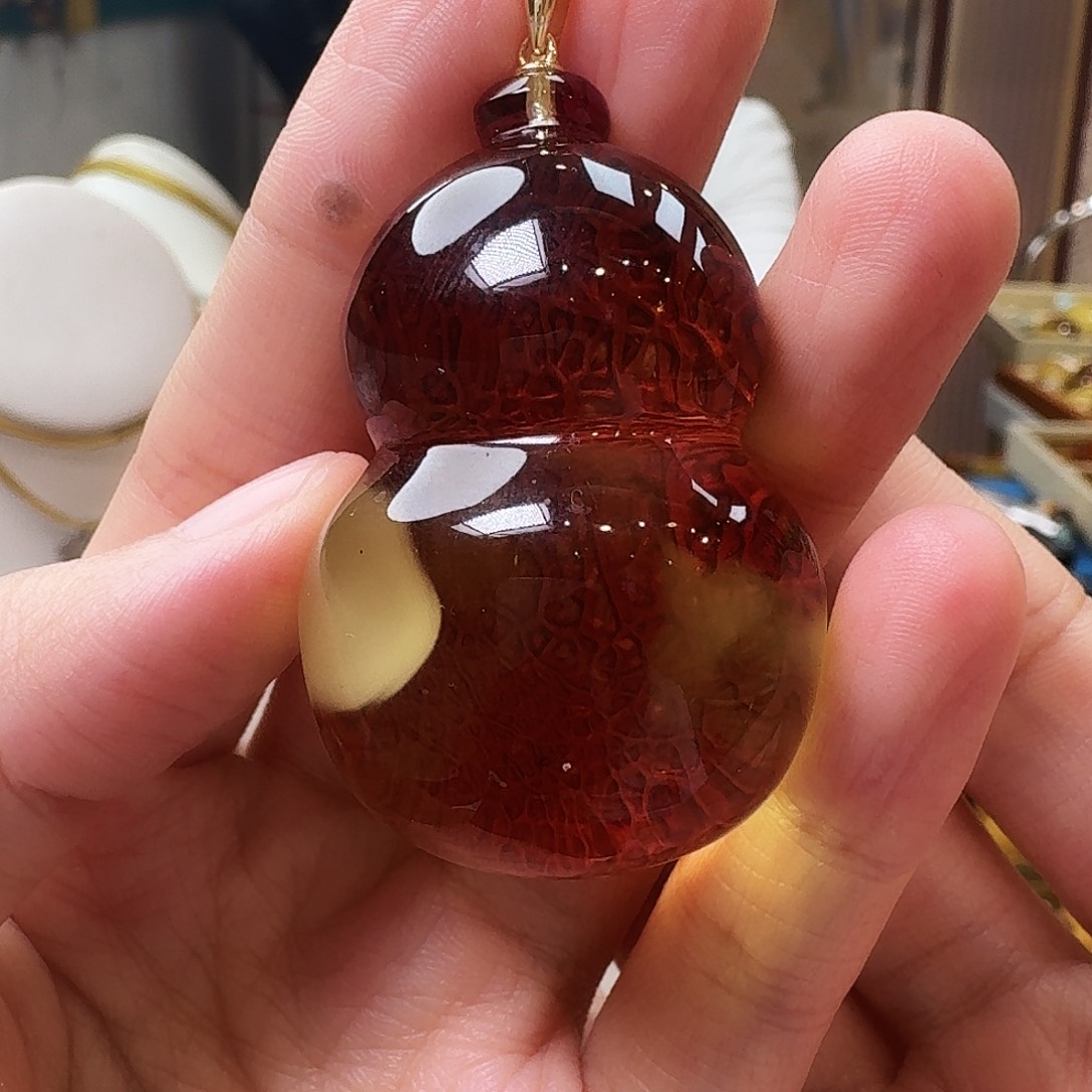 琥珀未镶嵌颈饰吊坠