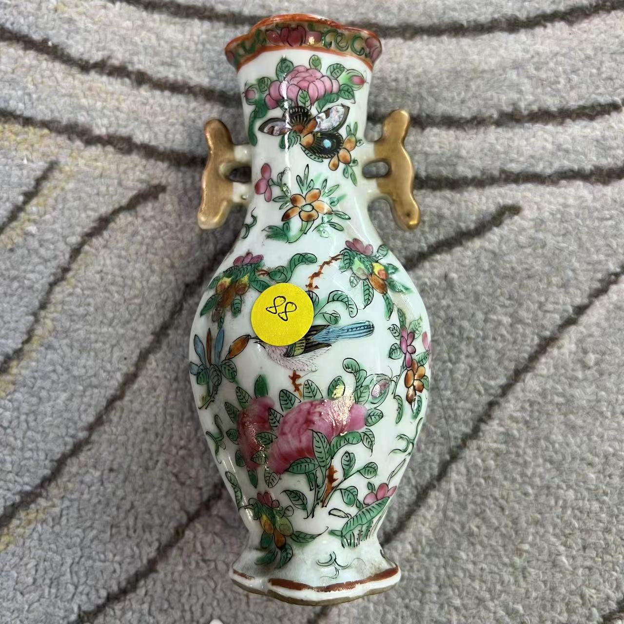 F708广彩花鸟纹花口扁瓶