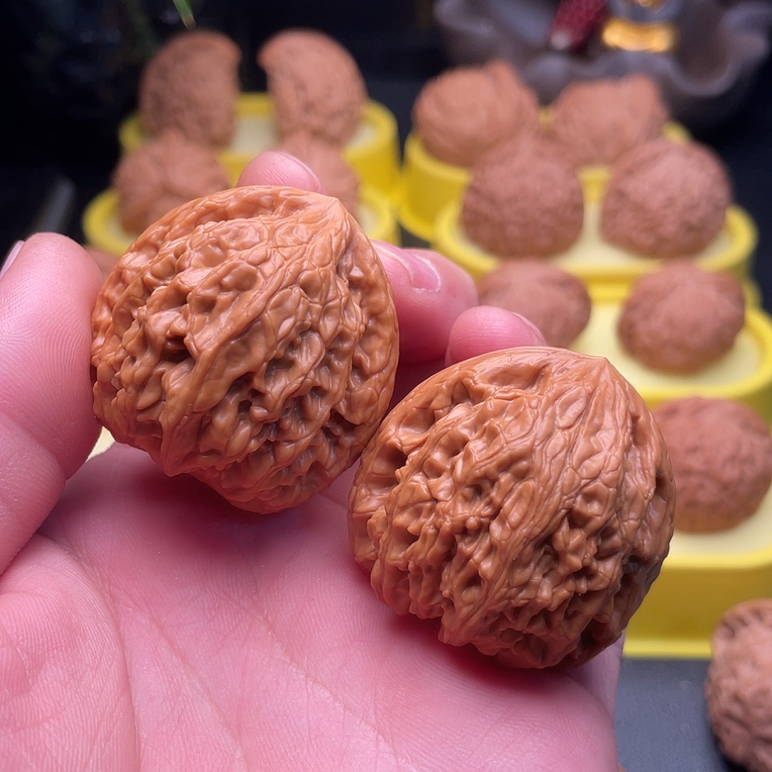 文玩核桃吊坠虎头王40