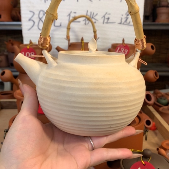 白泥白泥麦饭石提梁650毫升全手工库存
