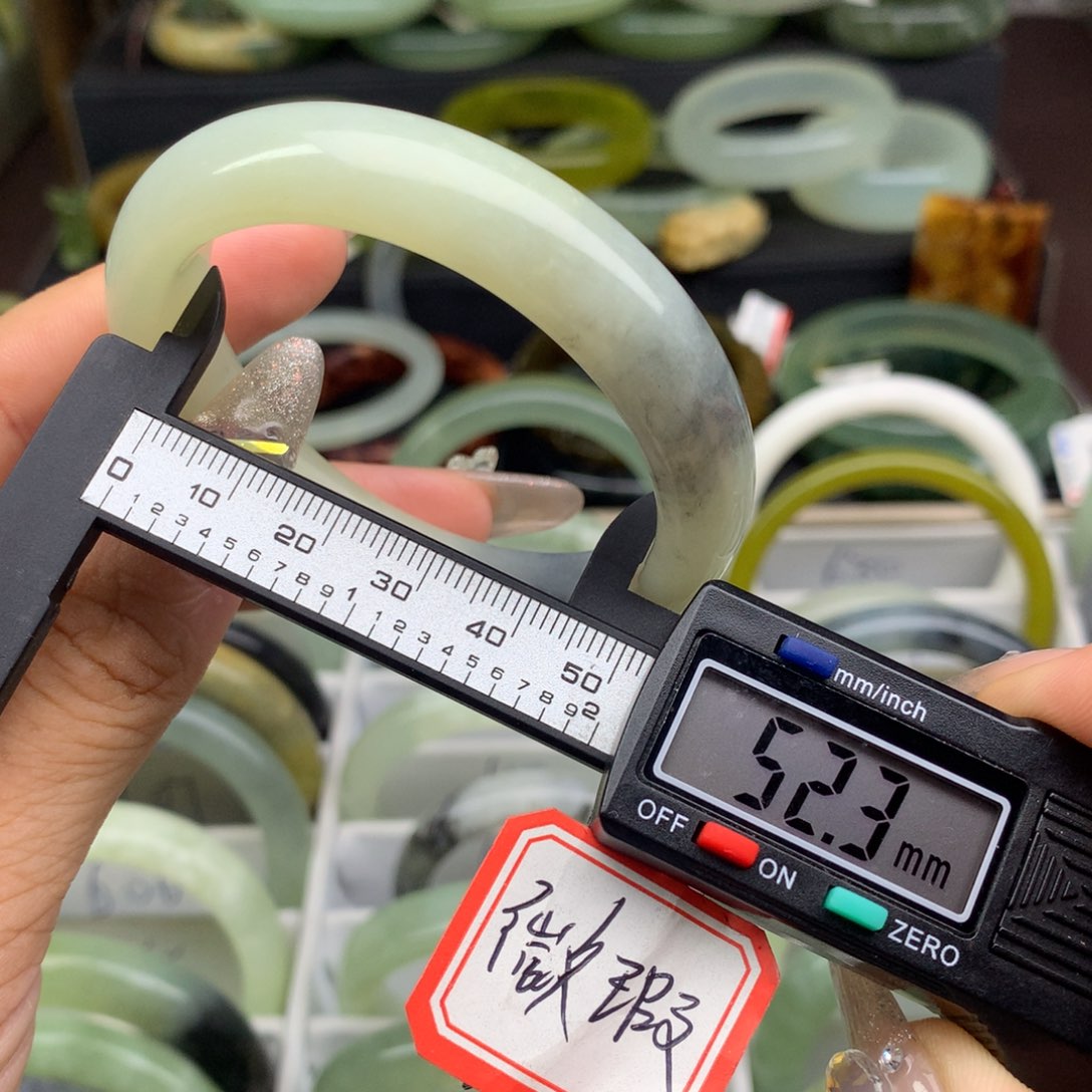 蛇纹石玉未镶嵌手镯619