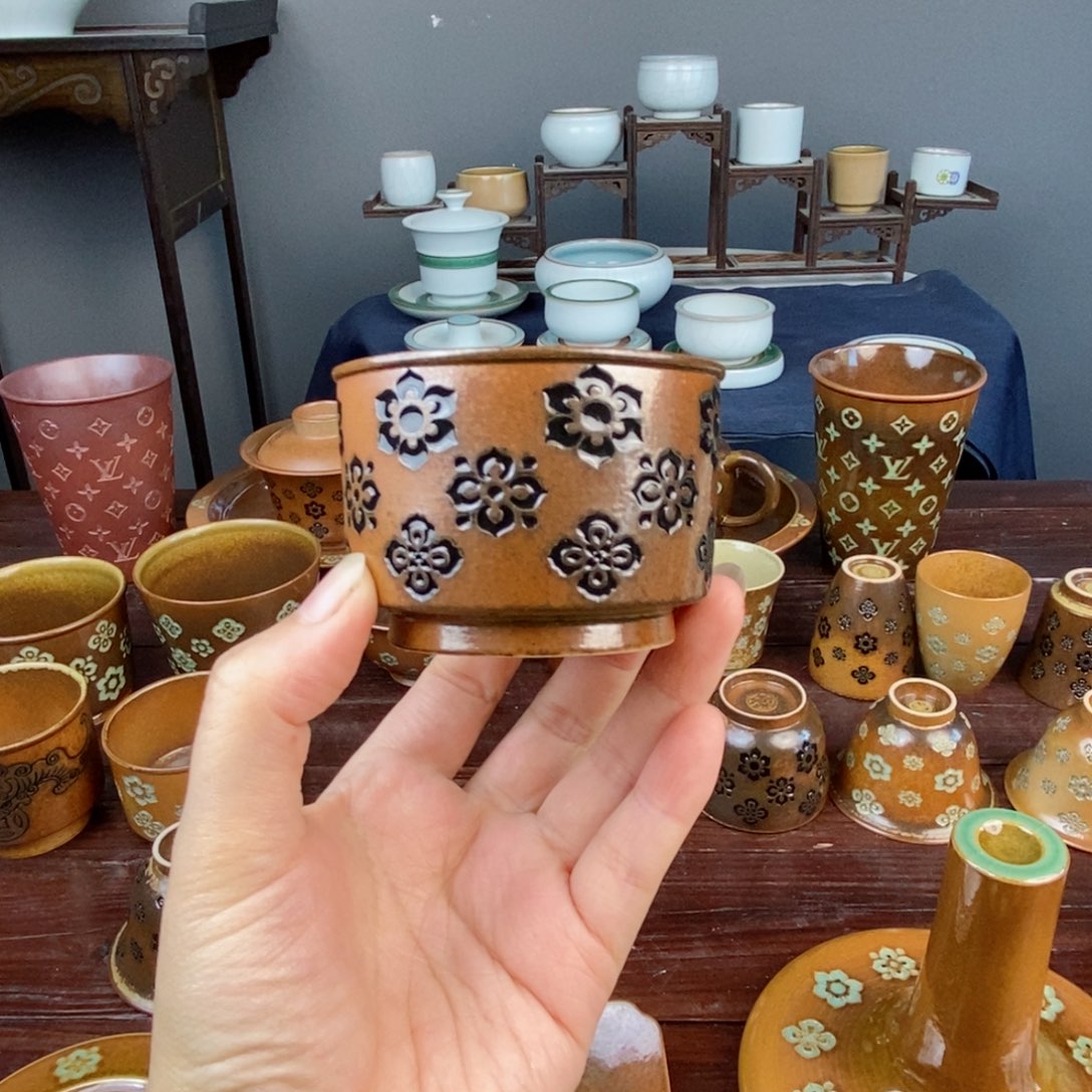 朱砂胎草木灰宝相花纹 小蓉天杯