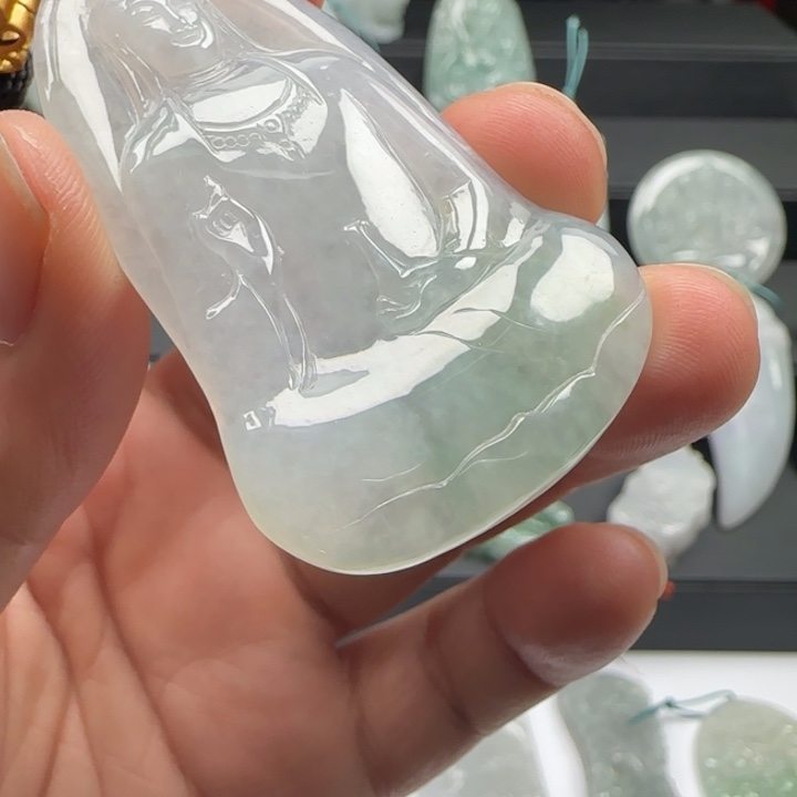 颈饰未镶嵌翡翠素衣