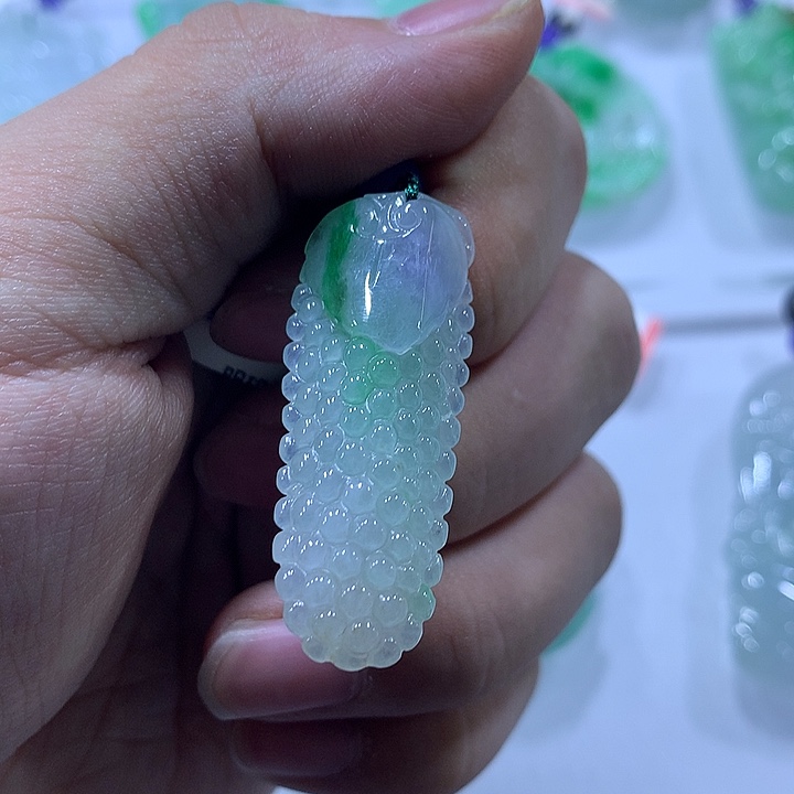 翡翠未镶嵌颈饰天然翡翠A货吊坠