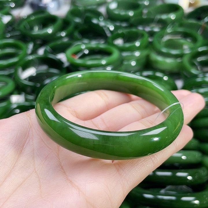 未镶嵌手镯和田玉（碧玉）