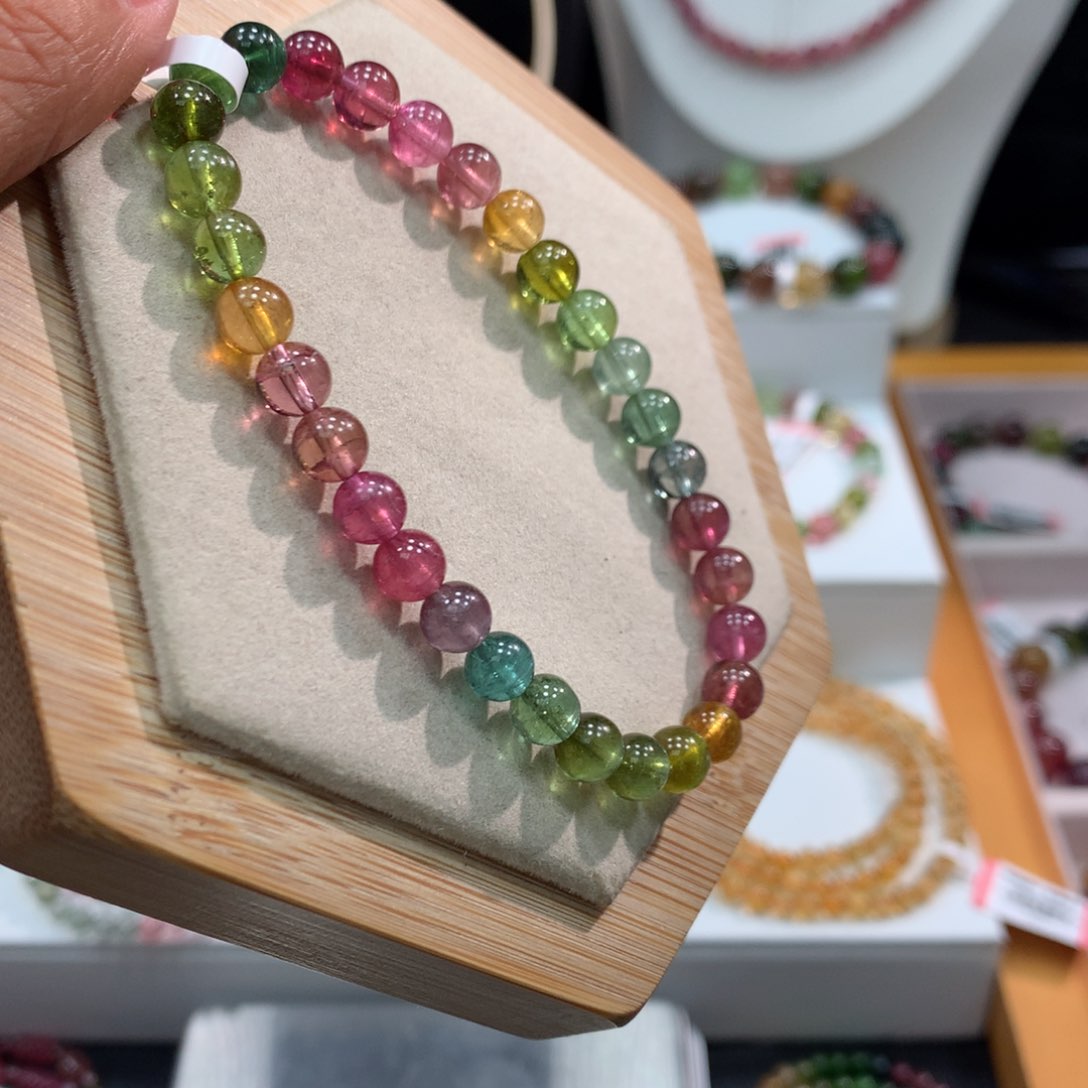 碧玺手链未镶嵌        6.3mmm。  