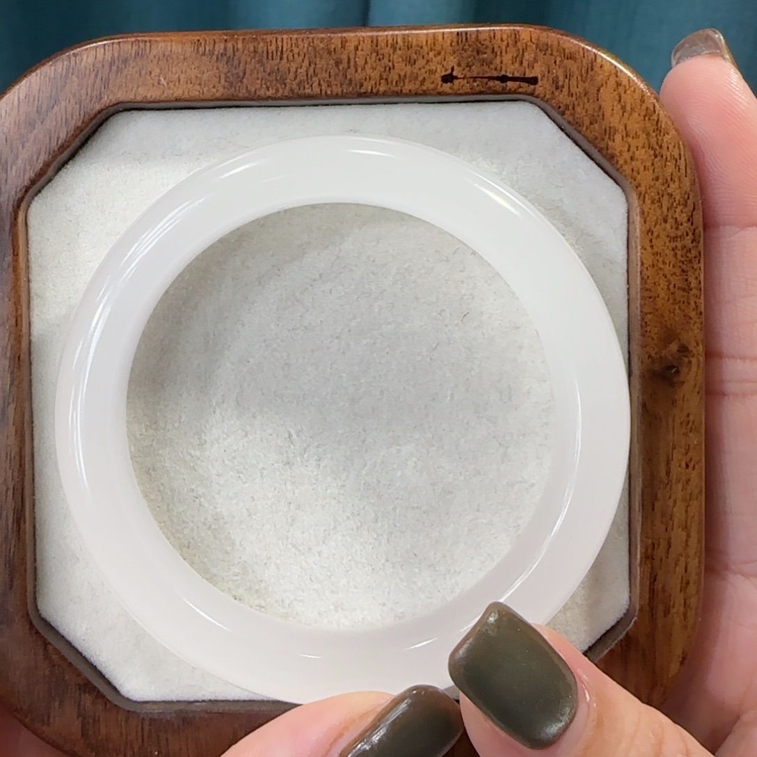 石英质玉未镶嵌手镯