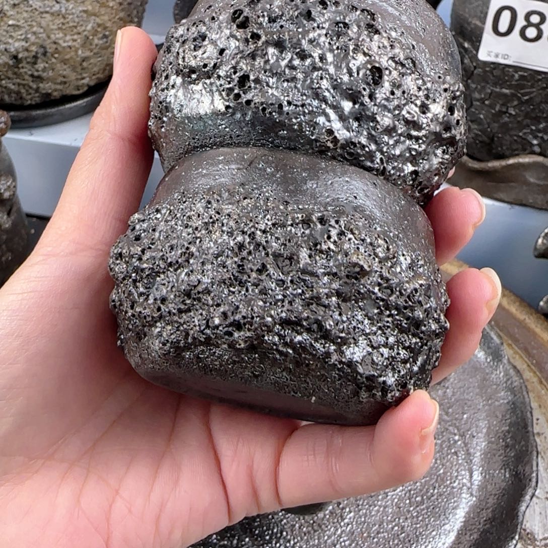 昙***现荥经黑砂窑变主人杯