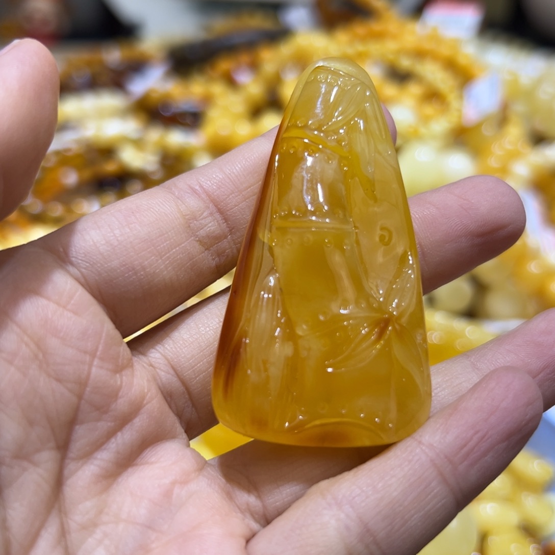 琥珀珠宝奇石未镶嵌