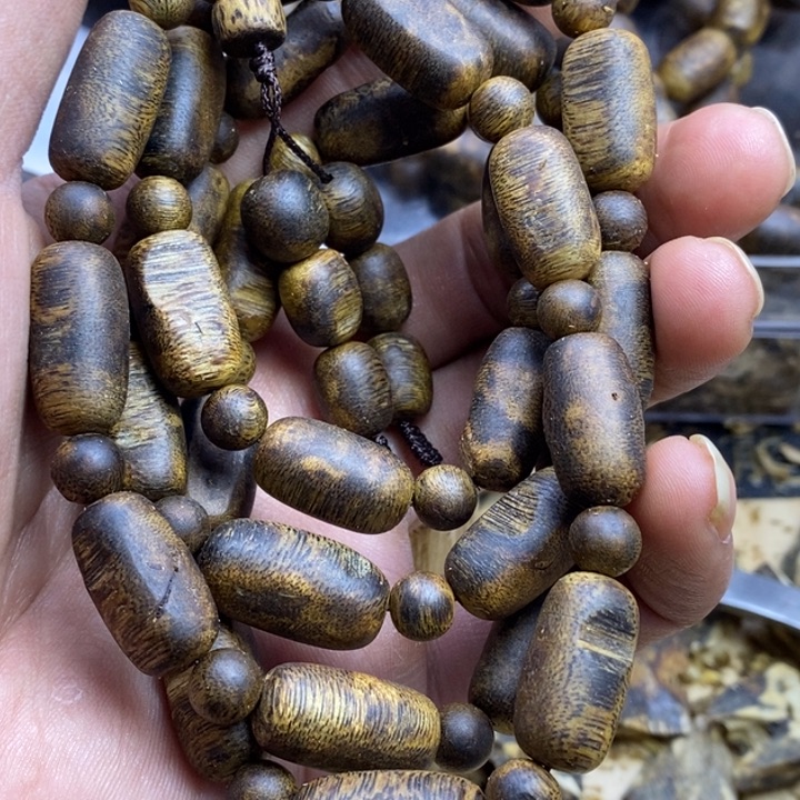 自***。沉香碎屑沉香棋楠沉香10mm留疤珠克重42克