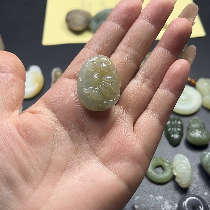 风***雨和田玉未镶嵌颈饰