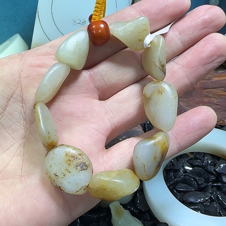 和田玉（糖玉）未镶嵌手链