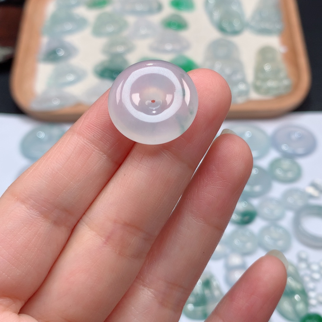 翡翠颈饰未镶嵌冰种飘花平安扣