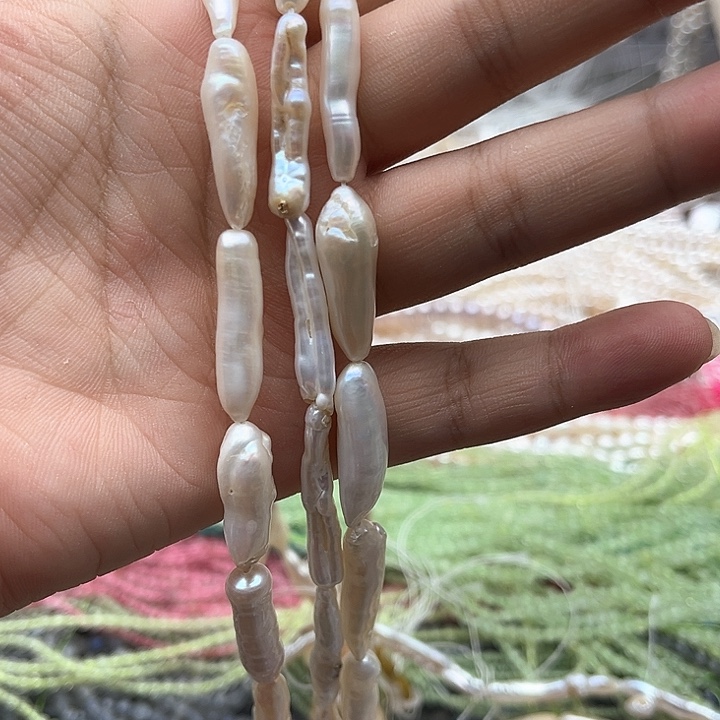 未镶嵌玛瑙/玉髓珠宝半成品一条银条巴洛克珍珠几颗有生长孔