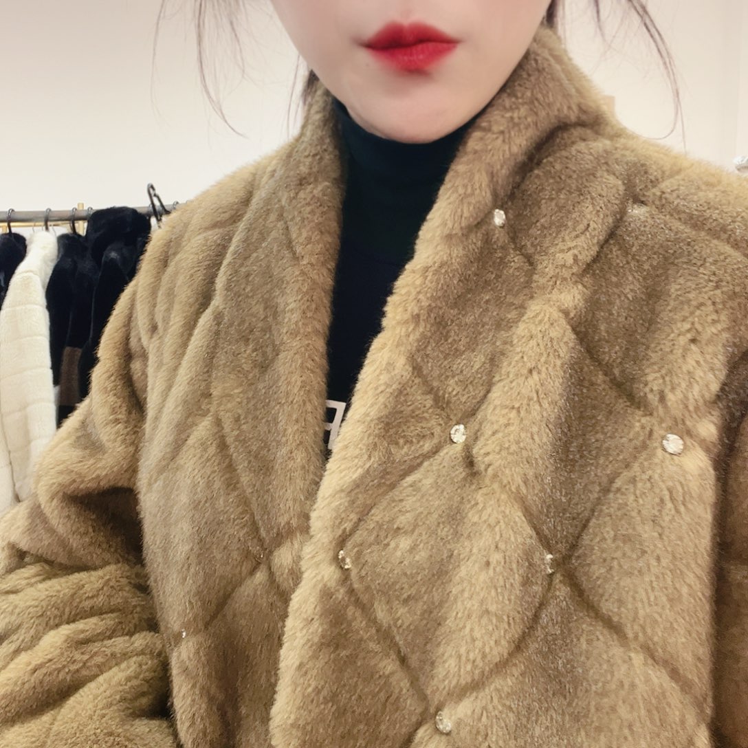 27号皮毛一体外套