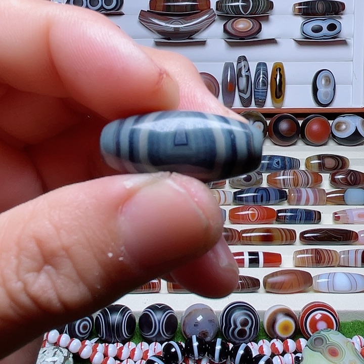 未镶嵌颈饰玛瑙/玉髓骑**江