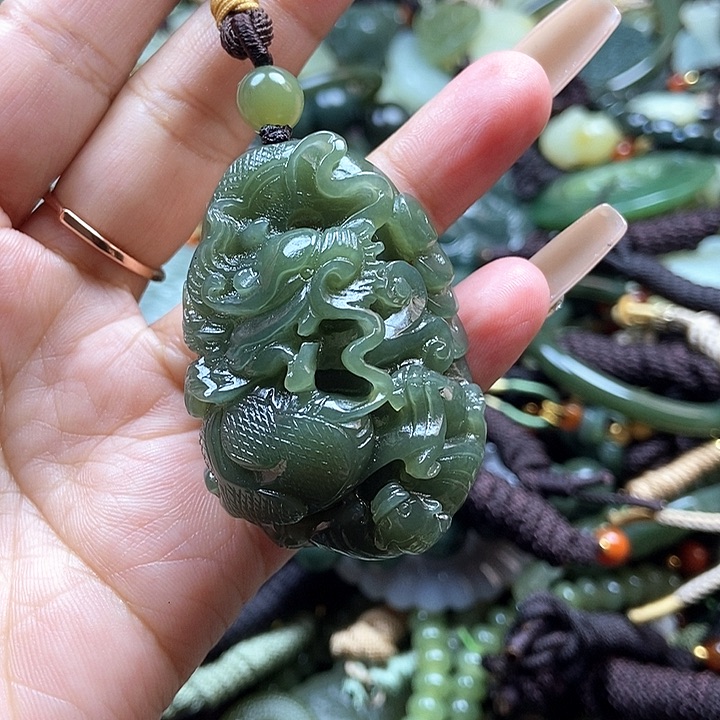 和田玉颈饰未镶嵌