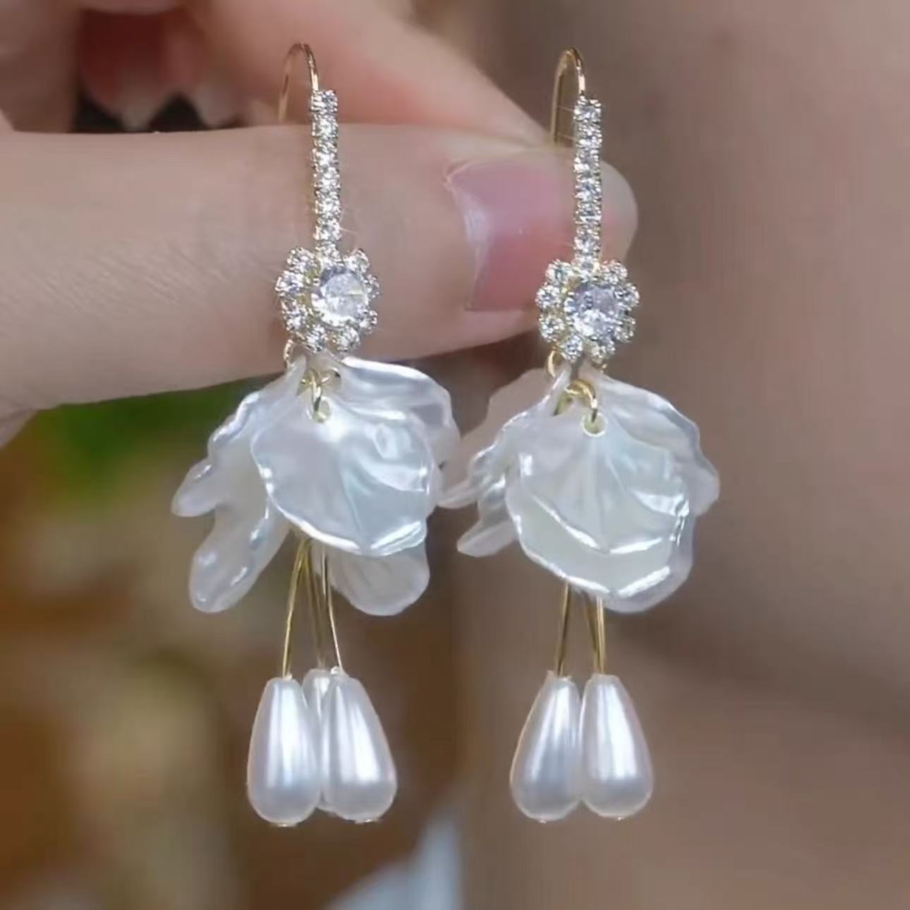 铜合金耳饰 【6】2025爆款气质轻奢百搭简约精致网红设计师耳环