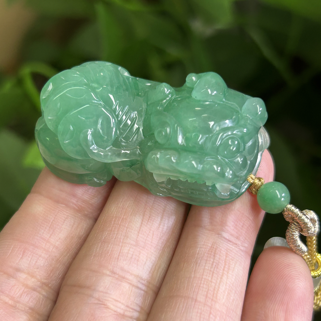 天然A货非洲翠冰润满绿貔貅圆润饱满可作挂件锁骨链