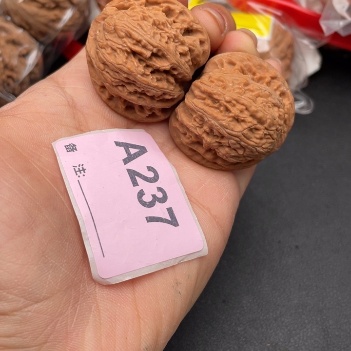 文玩核桃吊坠核桃