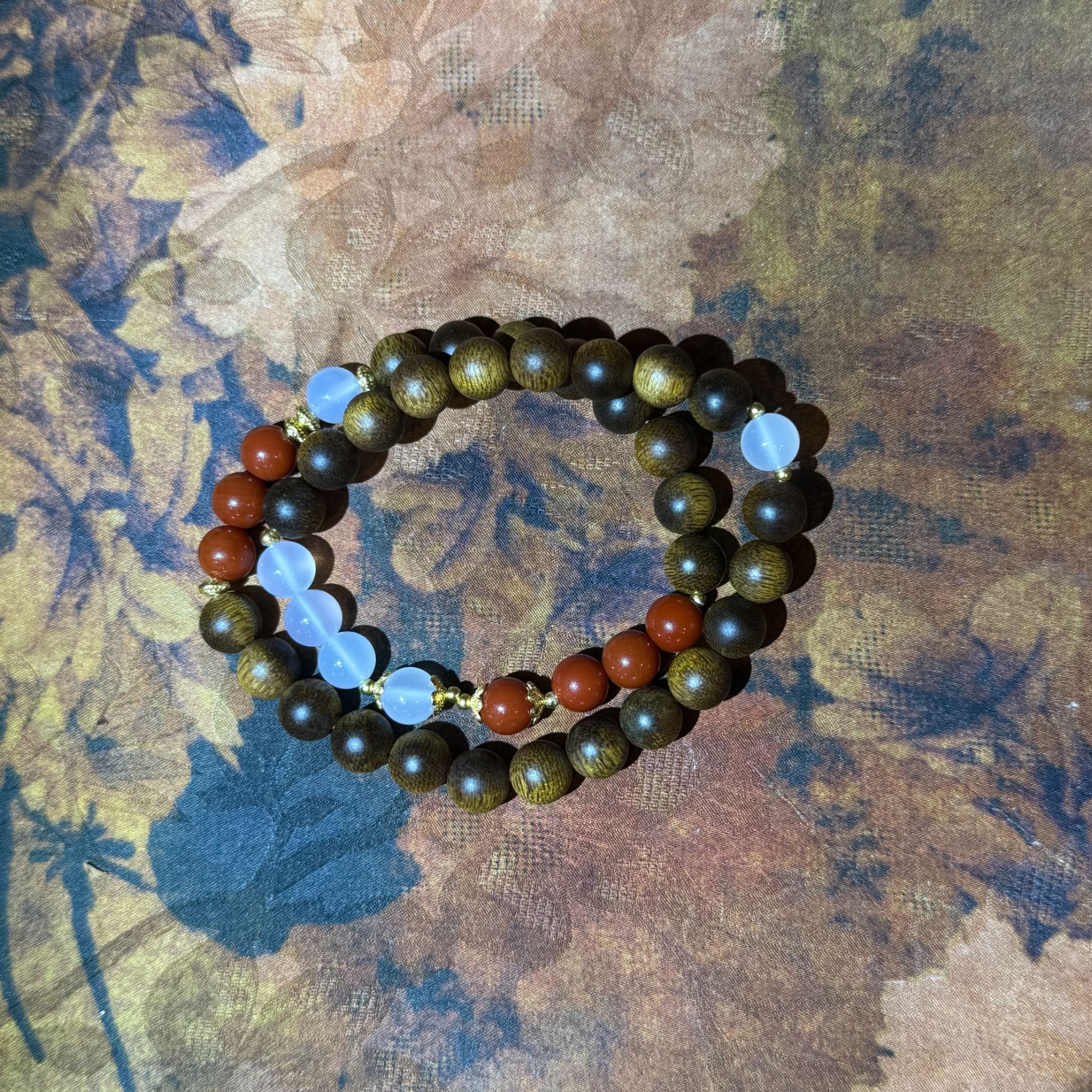 SZH0812-玛瑙8mm朱白双圈手串+海波纹传承收纳盒