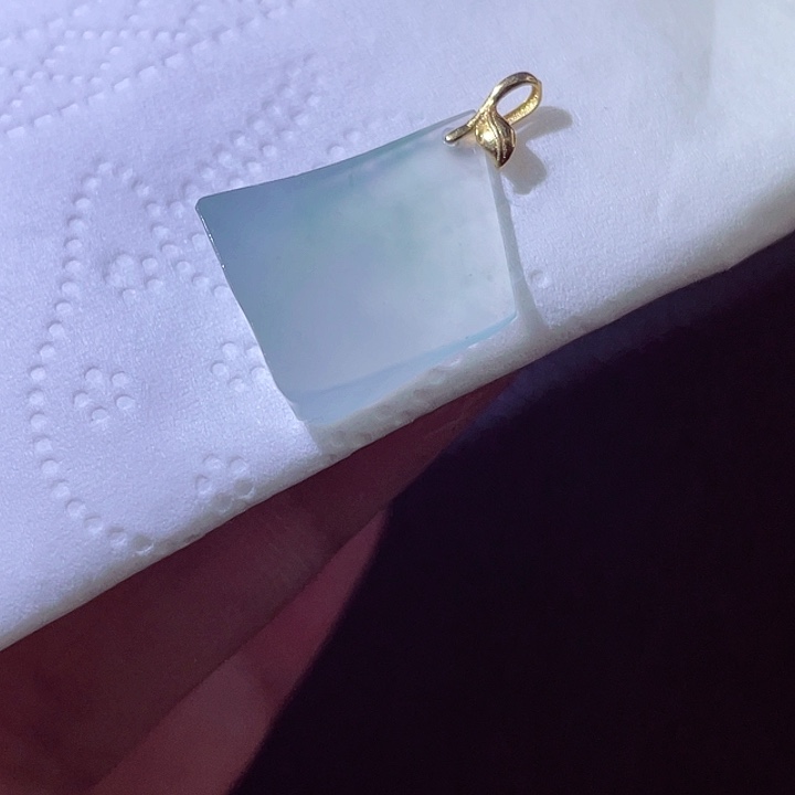 翡翠18K金镶嵌颈饰翡翠