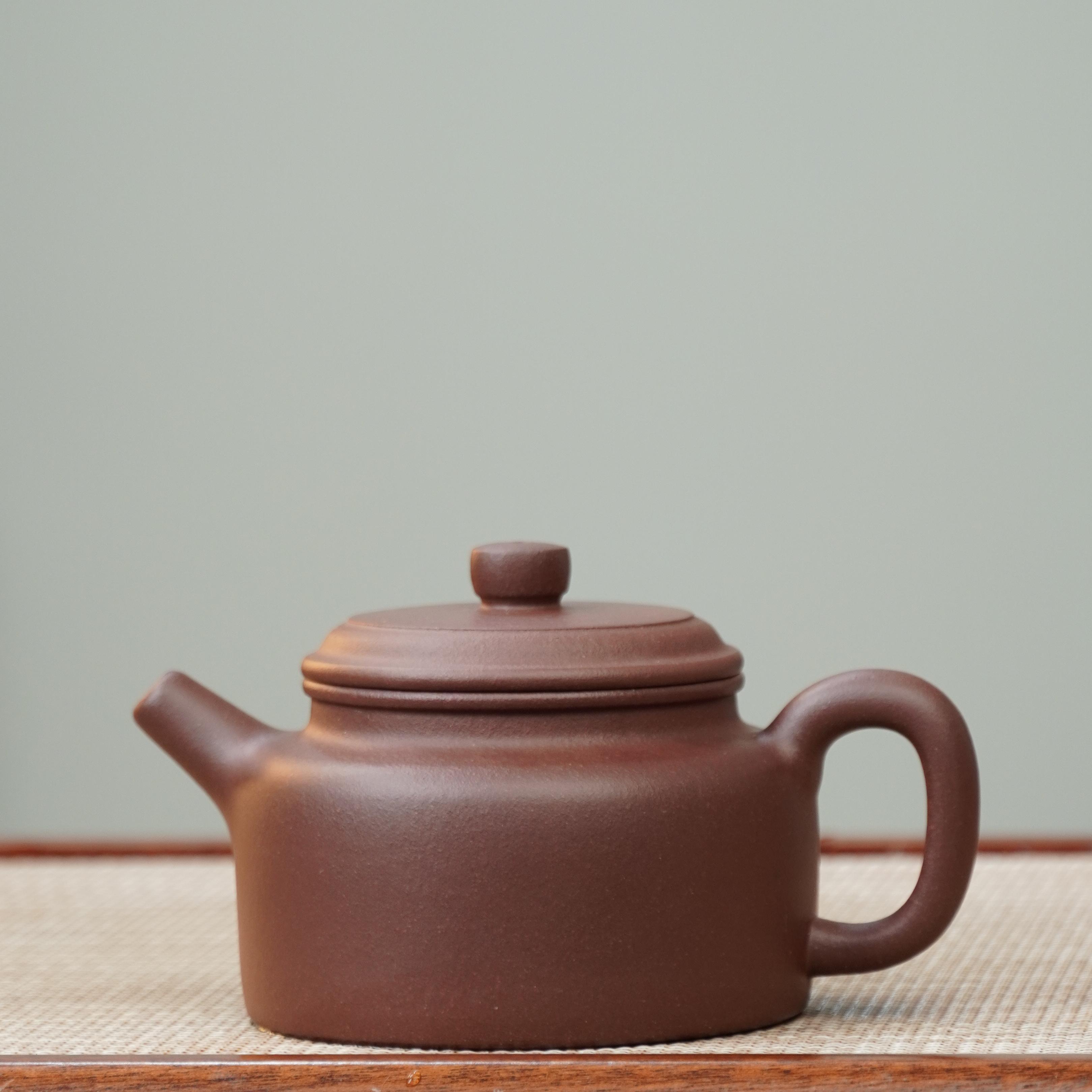 一壶堂甄选 · 德钟壶 紫泥 220CC参考容量 宜兴 手工 紫砂壶
