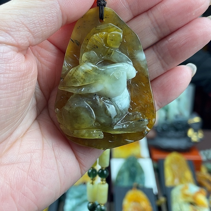 未镶嵌蛇纹石玉颈饰