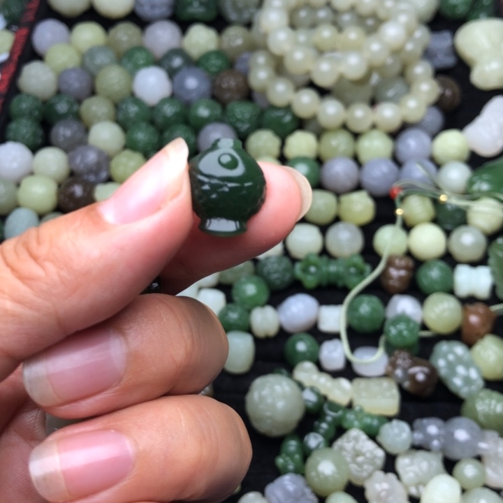 【闪购商品】和田玉未镶嵌颈饰昱**行