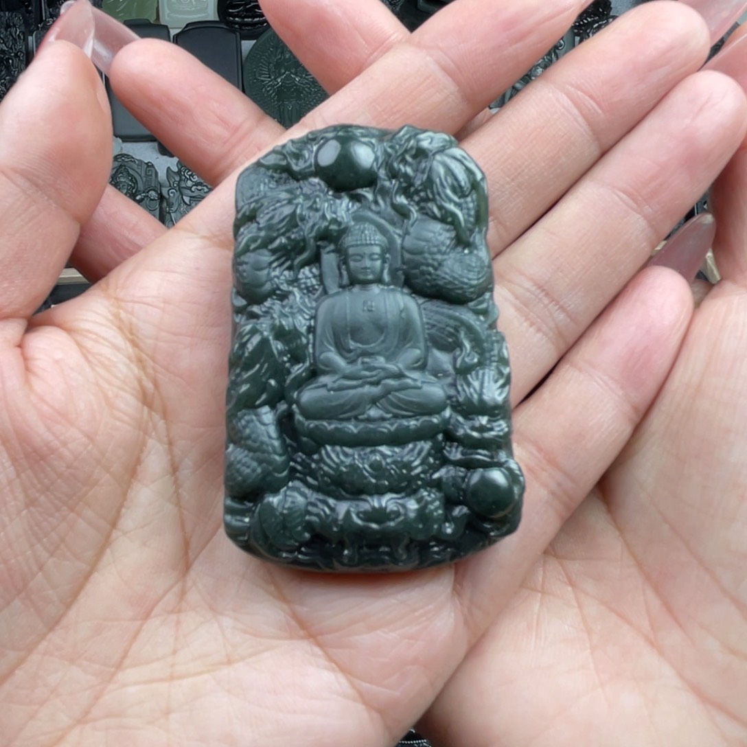 颈饰未镶嵌和田玉亮