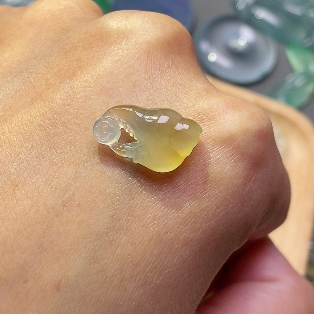 翡翠颈饰未镶嵌翡翠