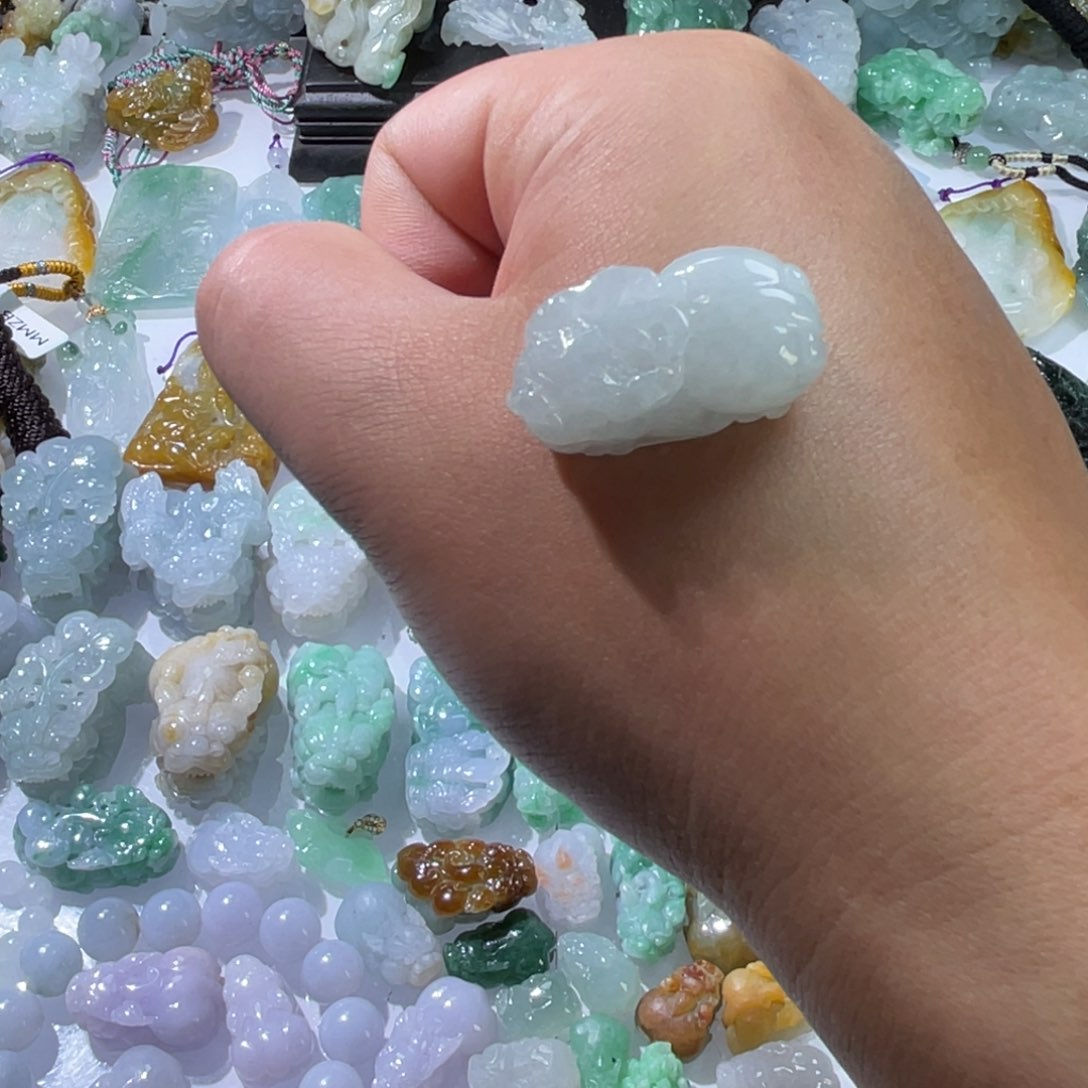 翡翠颈饰未镶嵌天然