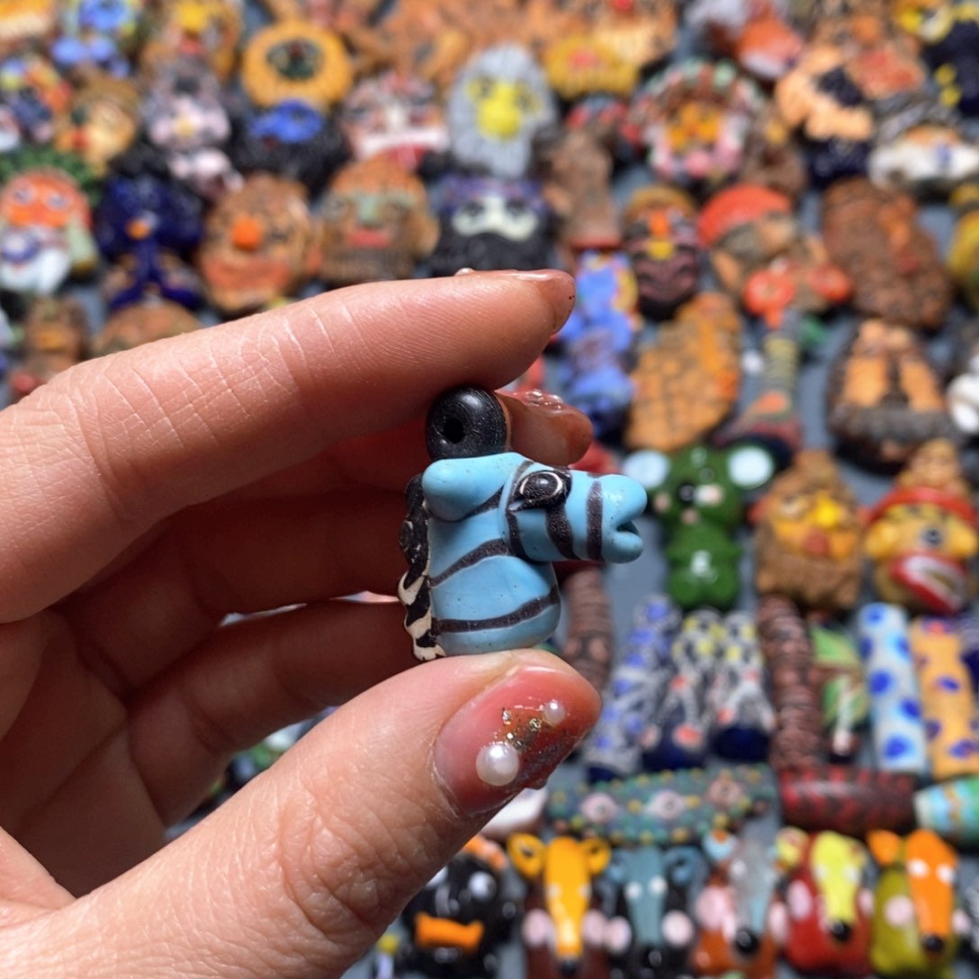 琉璃颈饰印度尼西亚斑马